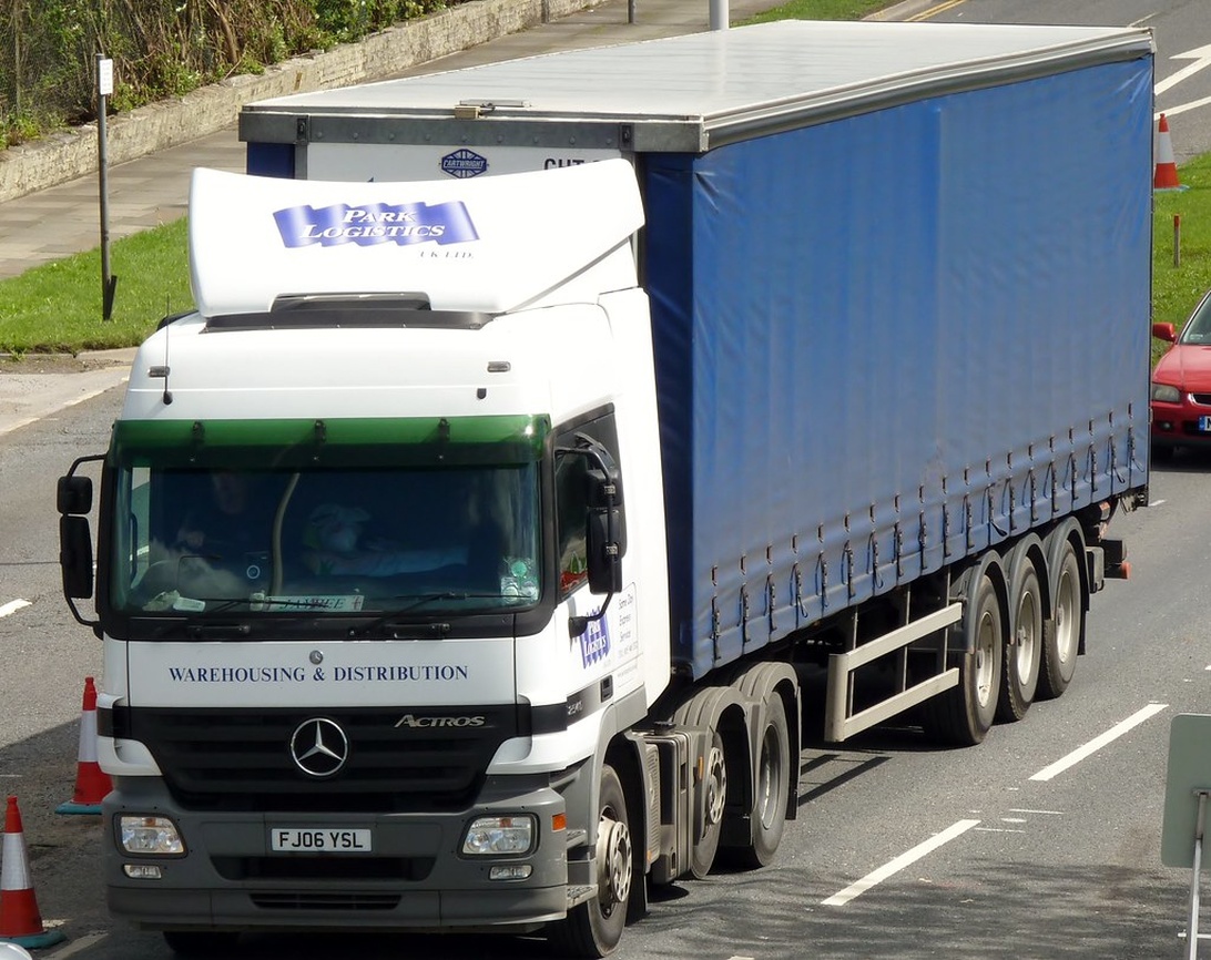 Logistiklösningar för entreprenörer – hur du väljer rätt frakttjänst för ditt företag